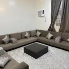 كنب مجلس ارضي استخدام بسيط ونظيف