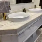 مغاسل رخام نظيفه كبيره ع المكان عندي