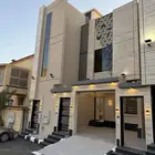 للبيع روف علوي 9 غرف وصالتين بموقع مميز بحى الموسى