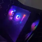 للبيع بي سي مع شاشه و ماوس و كيبورد للبيع سوم