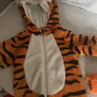 للبيع 3 بربطوزات مستعمله العمر9 12m