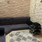 جلسه ارضيه مع ثلاثه طاولات