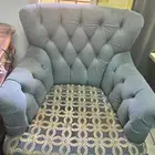 طاولة وكرسي لوجهه الله