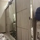 غرفة نوم استخدام حشمه كامله ب2500 ريال باب الدولاب سحاب
