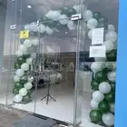 قوس بالونات معى استاندات يوم الوطني الطريق السيار