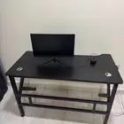 شاشة قيمنق و كرسي قيمنق و طاولة قيمنق