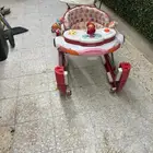 عربية و كرسي سيارة