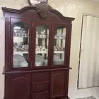 طاوله طعام مع دولاب ضيافه بسعر 2000ريال