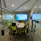 مكاتب خاصة ومكاتب مشتركة مجهزة بالكامل