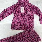 ملابس اطفال ونساء