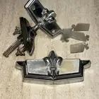 تمثال كبوت وقفل شنطة للكابرس اصلي