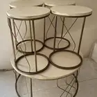 طاولة كبيره مع 4 طاولات خدمة مستخدمة