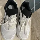 للبيع جزمه اديداس شبه جديده