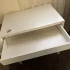 طاولة مكتب بدرج