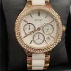 ساعة DKNY الاصليه من سويسرا   جديده لم تستعمل ابدا