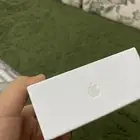 سماعة AirPods pro في رأس تنورة
