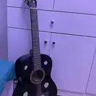 قيتار اسود