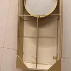 رف فضي حديد ومراية