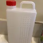 علب عسل زجاجية