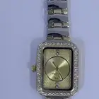 ساعة يد وعطور وفساتين مناسبات