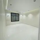 للبيع شقق تمليك علوي مع سطح مصعد راكب حي المعارض السعر 520