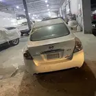 التيما 2010 نظيف من الصدام لصدام شرط وبدون سمكره