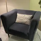 كنب كحلي ثنين صغار نفر واحد وثلاث كبار يكفي أربع معا المخاد