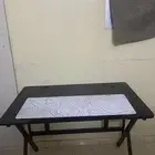 طاولة قيمنق للبيع الطاوله ممتازه وتتحمل لم تستخدم