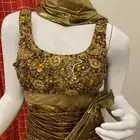 كوني شيك بفستان السهره