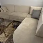 كنب مع طاولة