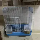 قفص مع الاكل