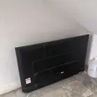 شاشه   كلاس برو 65 بوصه خربانه بسبب كسر