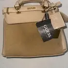 شنطة ماركة GUESS جديدددة ما استعبلة ابدا  نظيفه وغير مستعمله