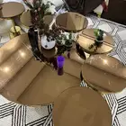 طاوله مع 6 خدمات
