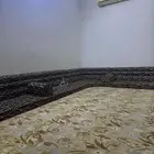 كنب ارضي مع الفرش للبيع