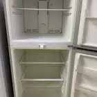 ثلاجة نظيفة شرط للبيع