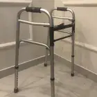 لبيع عكاز مشاية نظيفة جدا