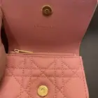 محفظة ديور كارو لون بيبي بينك