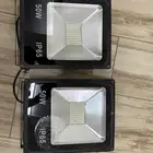 انارة 50 W ابيض بحالة ممتازة استخدام خفيف
