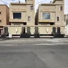 للبيع ارواف علويه بملحق وشقق ارضيه في حي الراقي وسط الخدمات