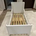 وعدد 2 سرير اطفال مستعمل