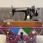 ثلاث مكائن خياطة ديكور تراثي