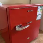 ثلاجة صغيرة