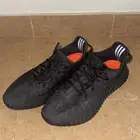 100   اصلية YEEZY BOOST 350 V2  MONO CINDER