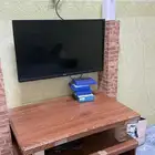 للبيع شاشه وطاوله