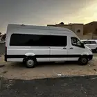 باص حديث لنقل الطالبات والموظفات من المزاحميه الى القويعيه
