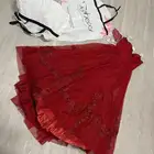 فستان احمر جديد