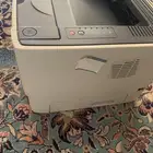 كمبيوتر قديم تراثي مع طابعه