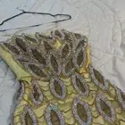 فستان فخم للبيع قابل للتفاوض