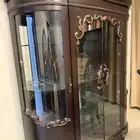 طاولة أكل وملحقاتها و طاحونه قديمه جدا